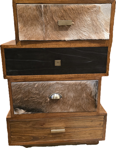 Vollholzkästchen mit Kuhfell